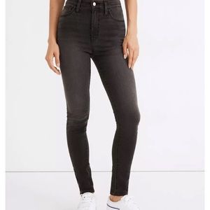 Madewell Curvy High-Rise Roadtripper Supersoft Skinny Jeans in Ashmont Wash